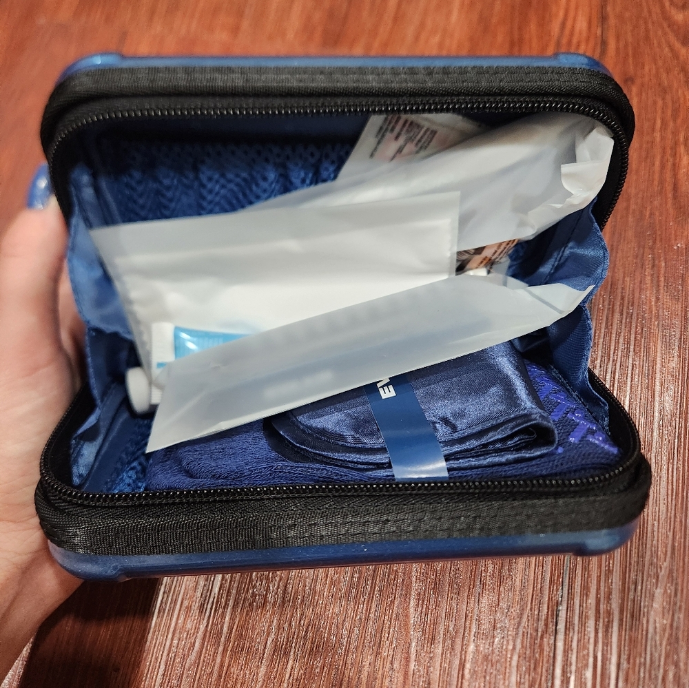 Rimowa NWT First Class Amenity Eva Air Travel Case Cosmetic - Picture 6 of 8